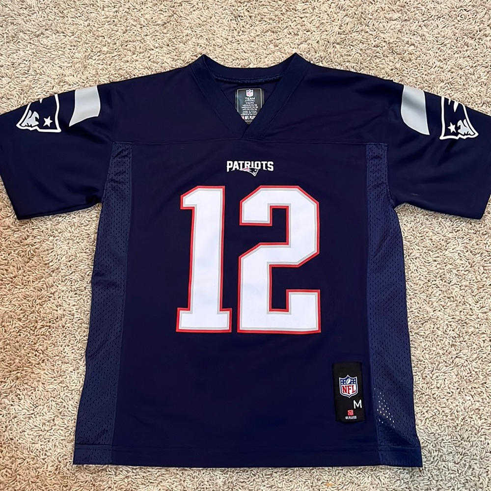 Tom Brady Patriots football jersey, size Youth Medium (10/12)